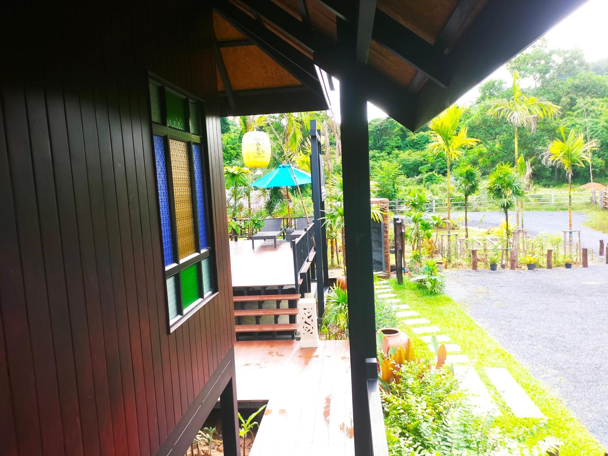 Baan Koh Kwang Pool Hotel *