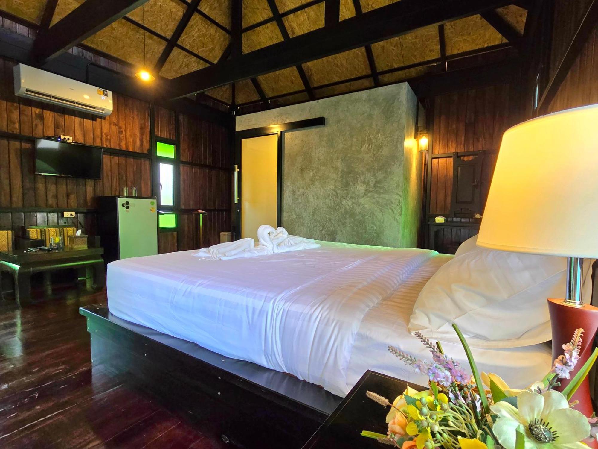 Baan Koh Kwang Pool