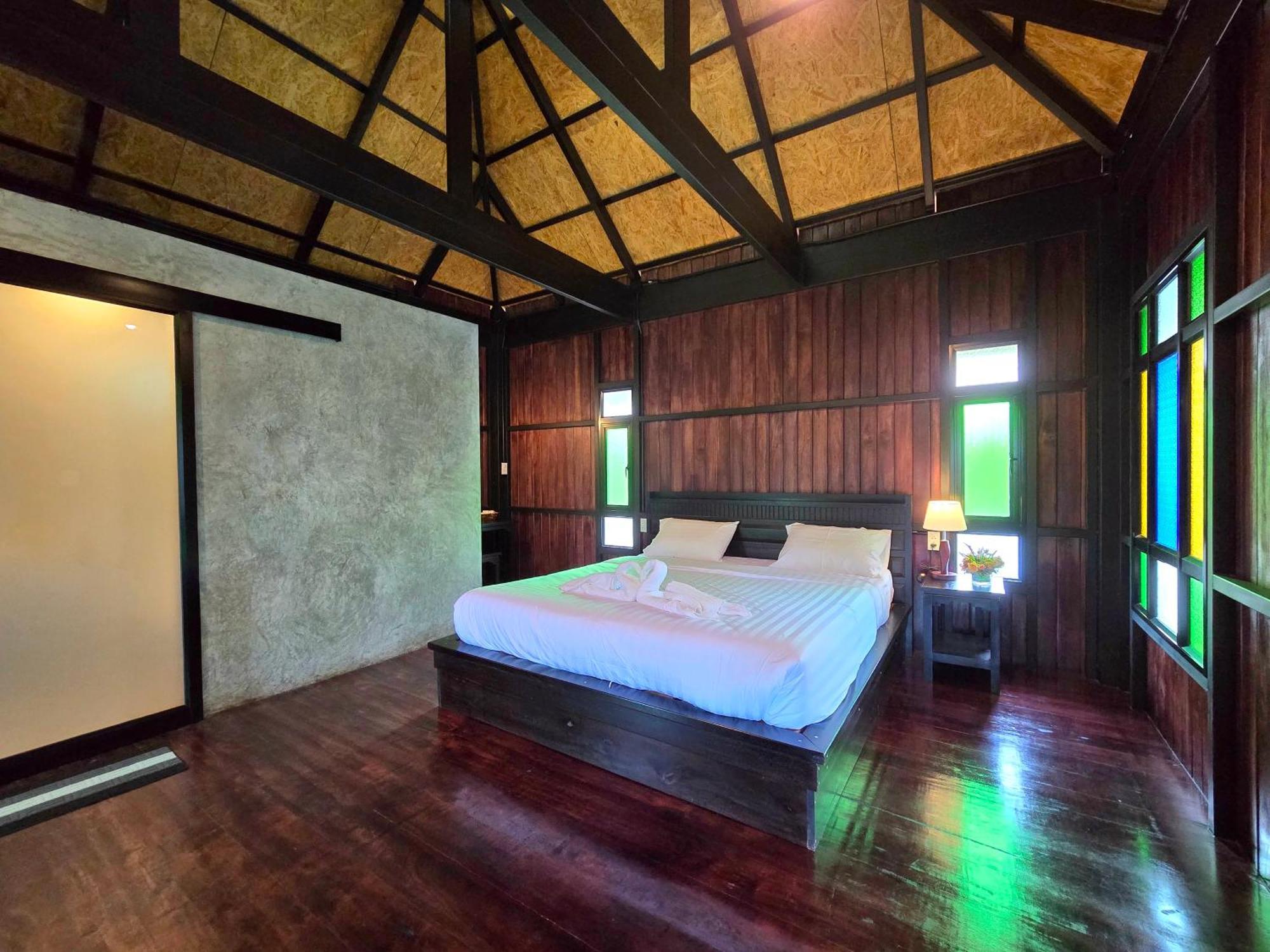 Baan Koh Kwang Pool Hotel *