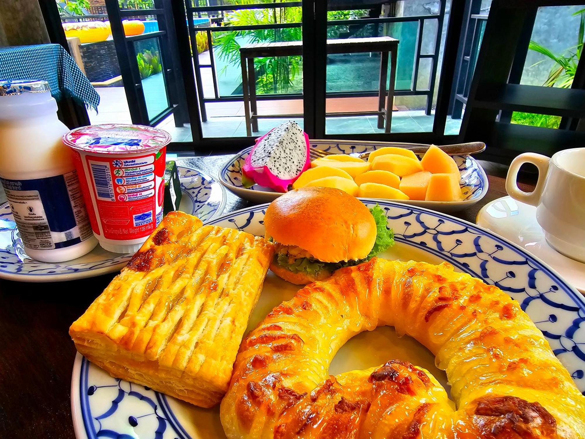 Baan Koh Kwang Pool Hotel *