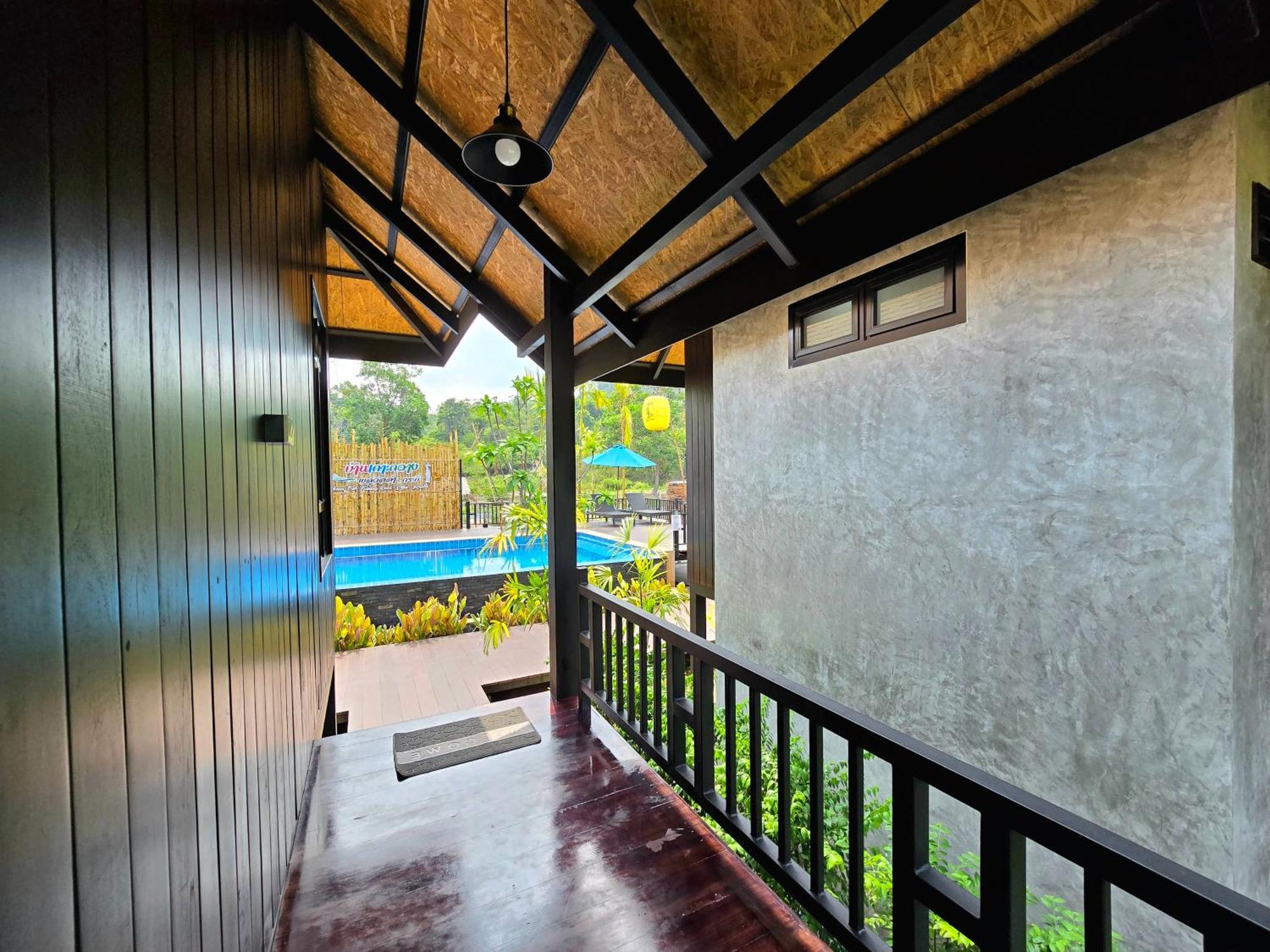 Hotel Baan Koh Kwang Pool *