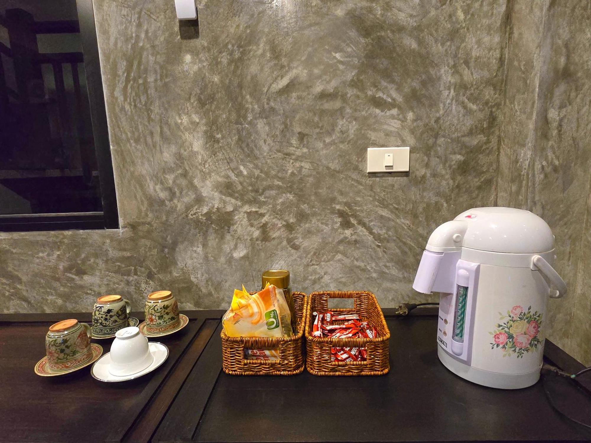 Baan Koh Kwang Pool Hotel